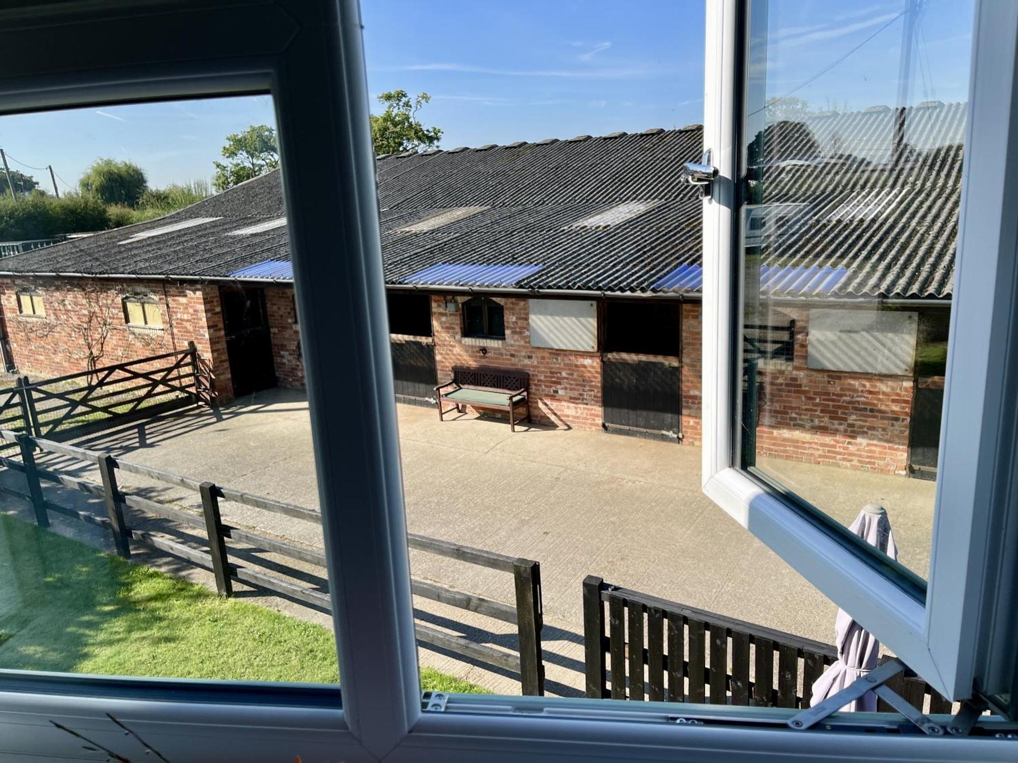 Priors Oak - A Cosy Studio With Countryside Views In Dorset Stalbridge Bagian luar foto